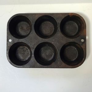 Vintage Lodge muffin pan
